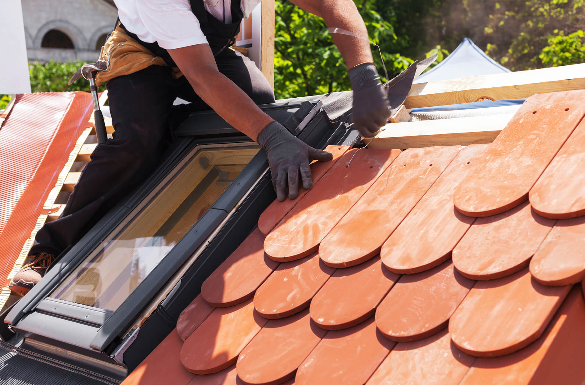 fixing a roof window